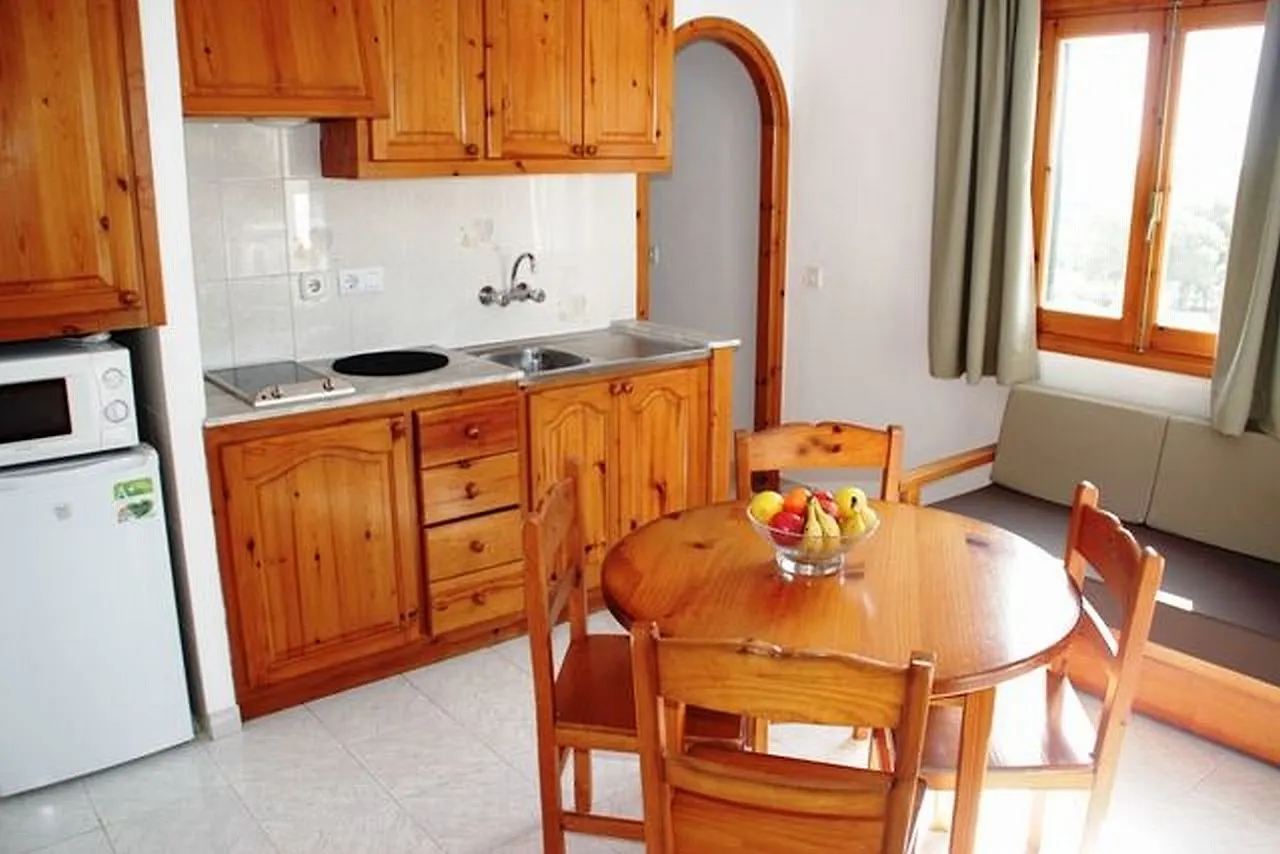 Apartment Apartamentos Mar Blanca Cala Blanca