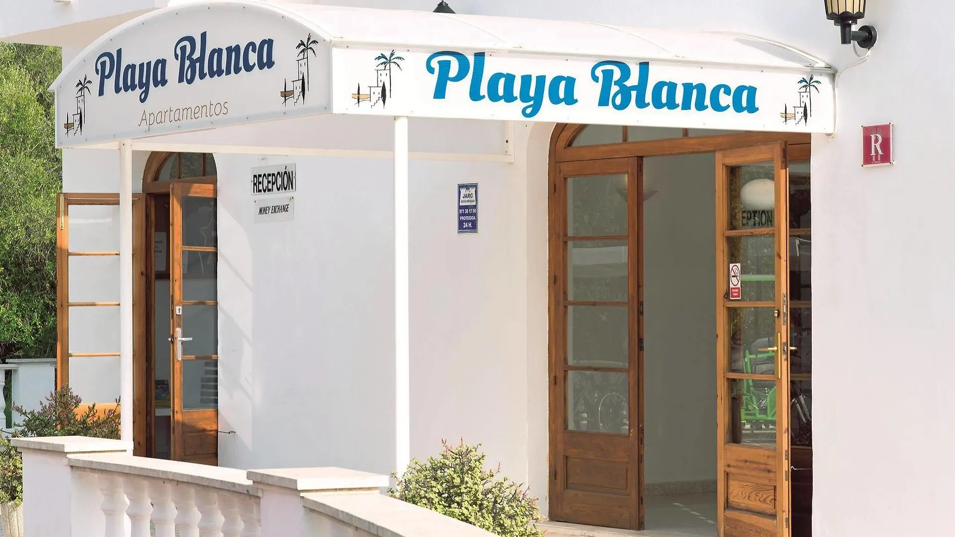 Apartamentos Mar Blanca Cala Blanca  Cala Blanca (Menorca)
