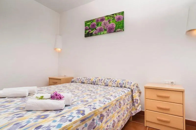 Apartamentos Mar Blanca Cala Blanca  Spagna